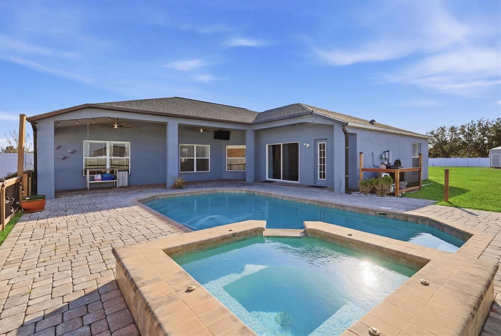 WINDMILL POINTE - Residential