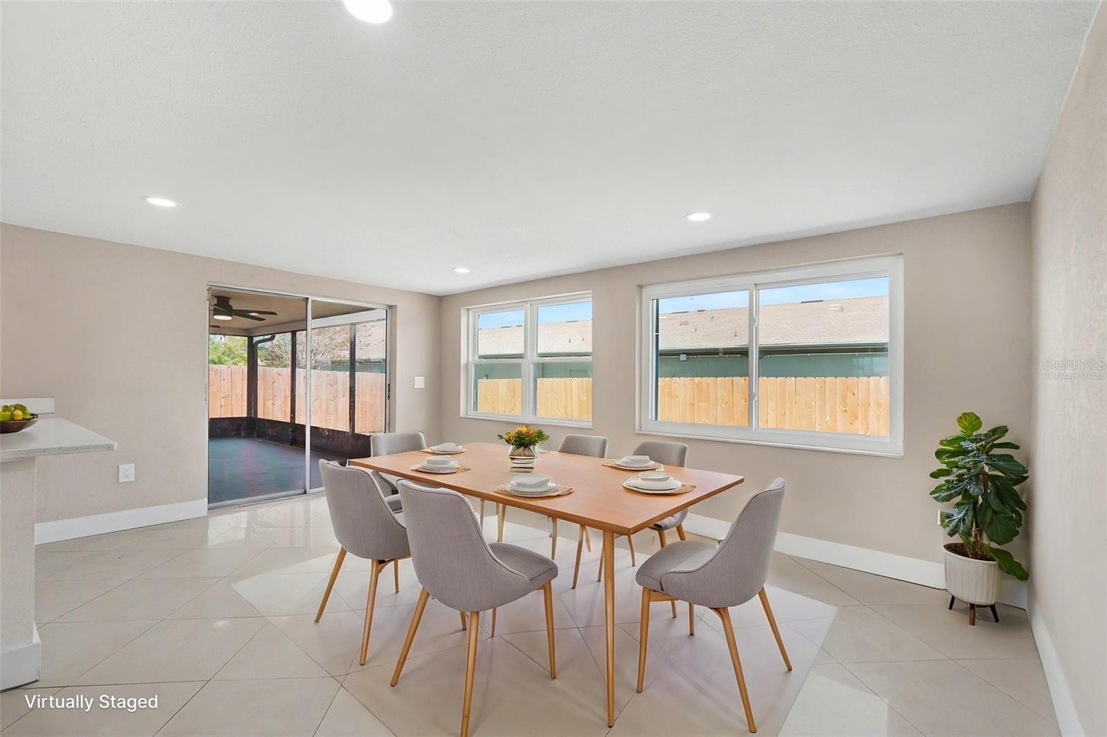 COLONIAL HILLS - Residential