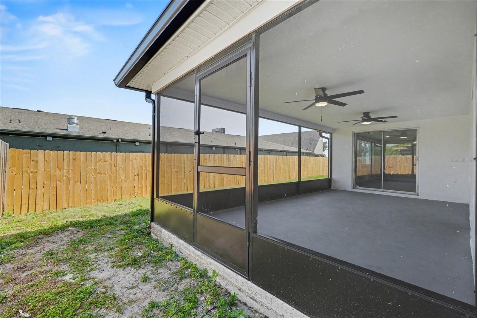 COLONIAL HILLS - Residential