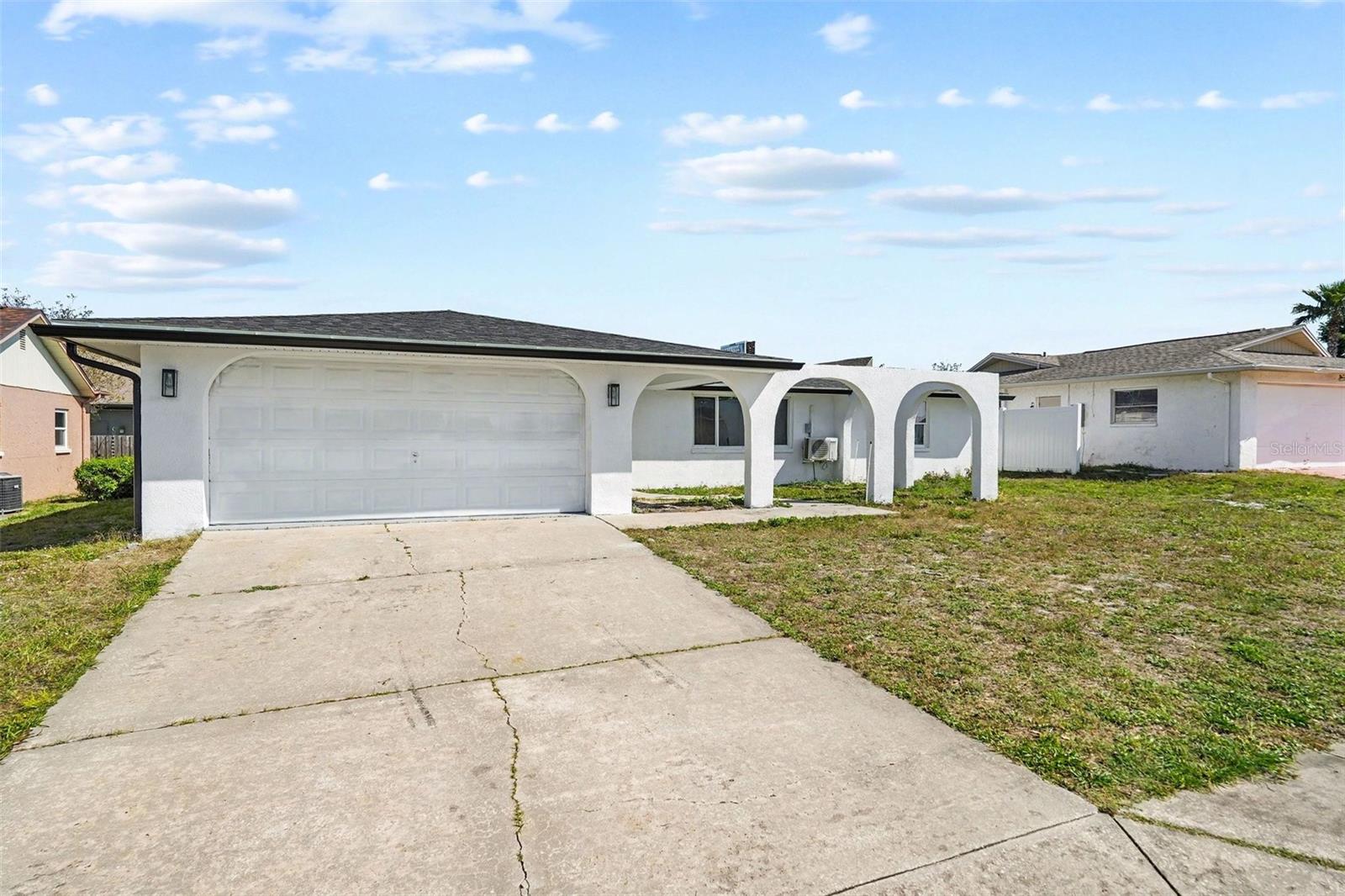 COLONIAL HILLS - Residential