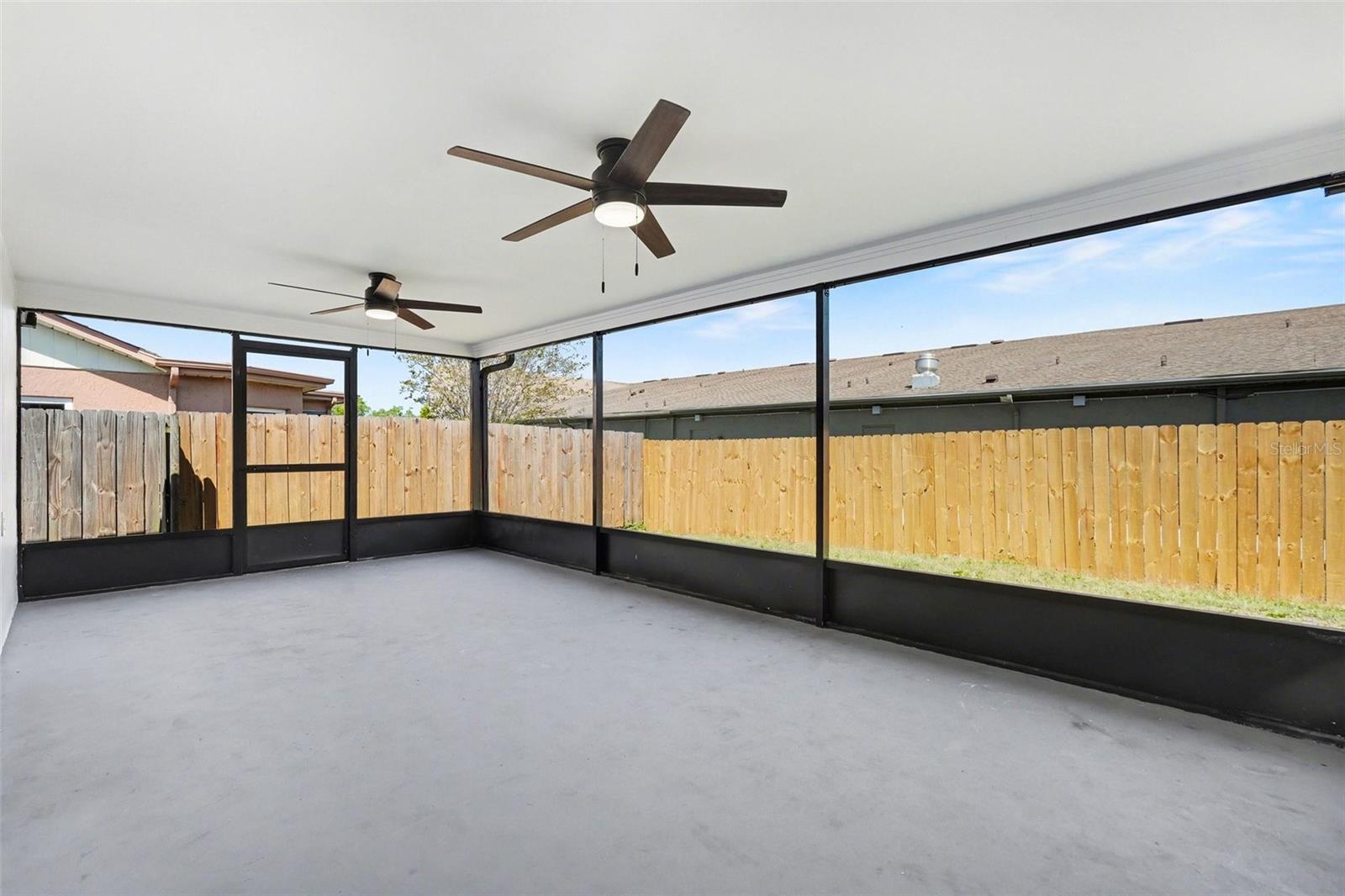 COLONIAL HILLS - Residential