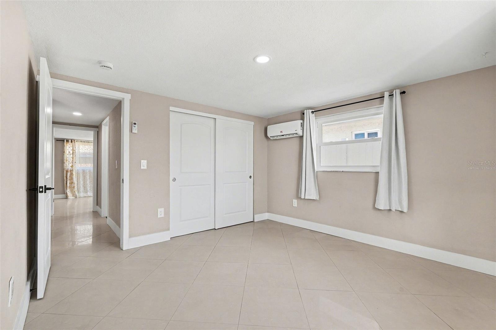 COLONIAL HILLS - Residential