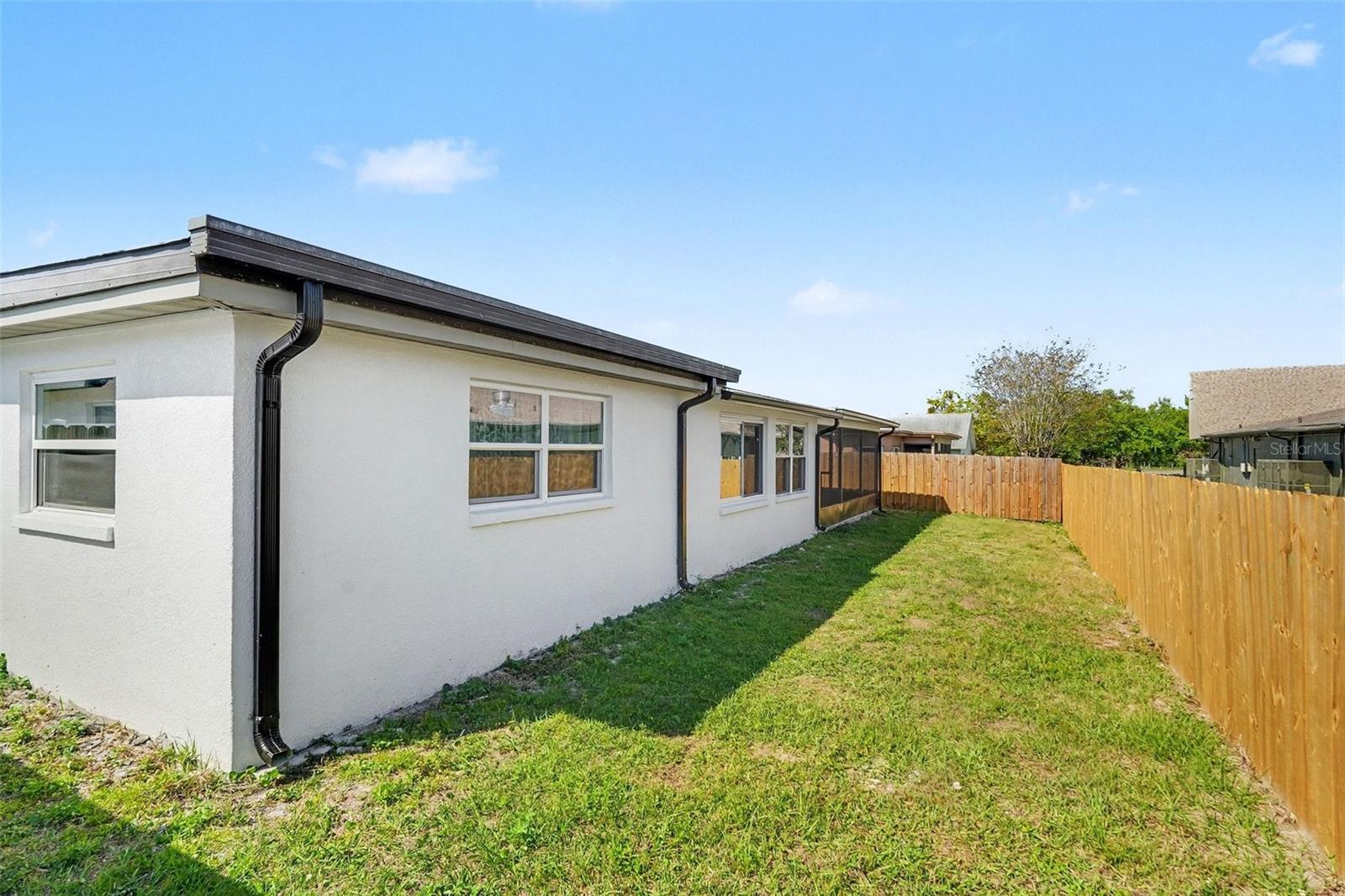 COLONIAL HILLS - Residential