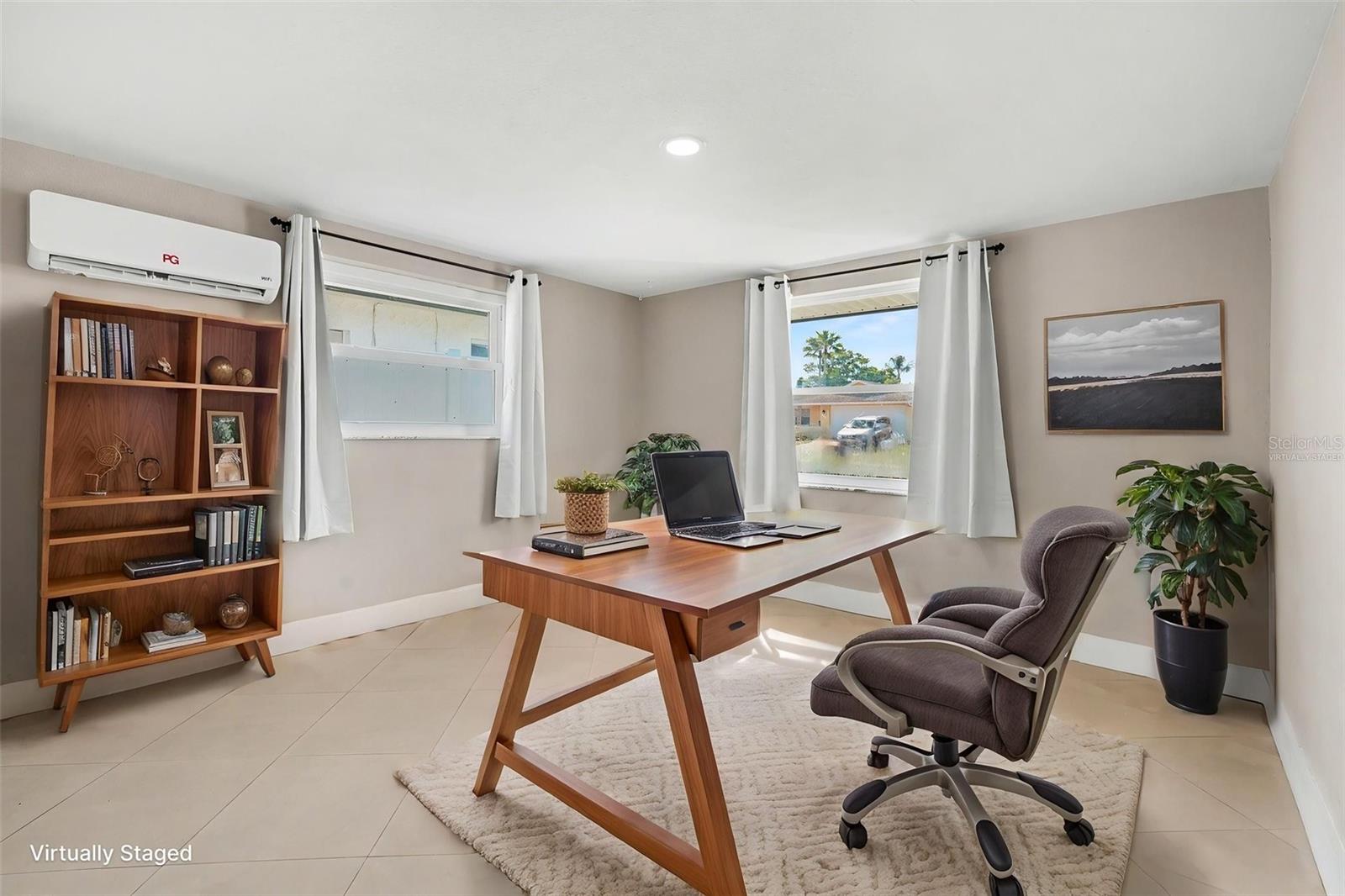 COLONIAL HILLS - Residential