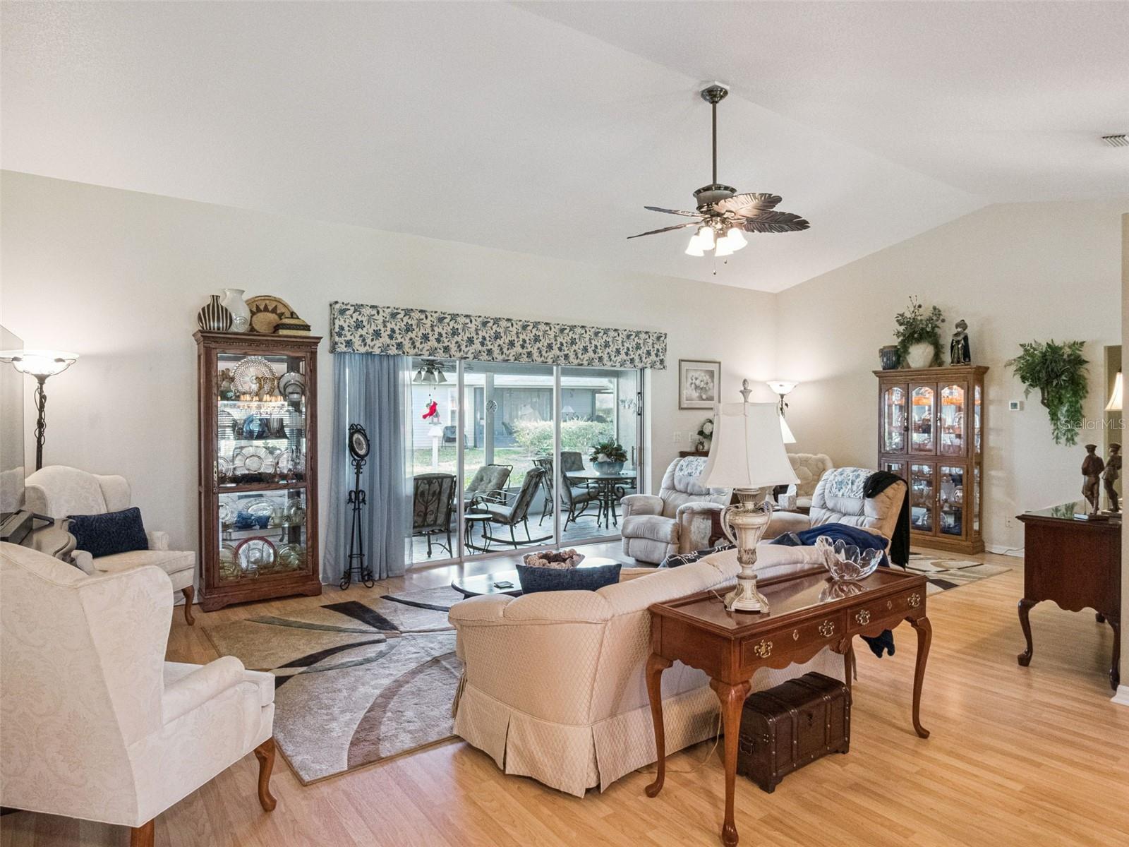 21533 KING HENRY AVENUE