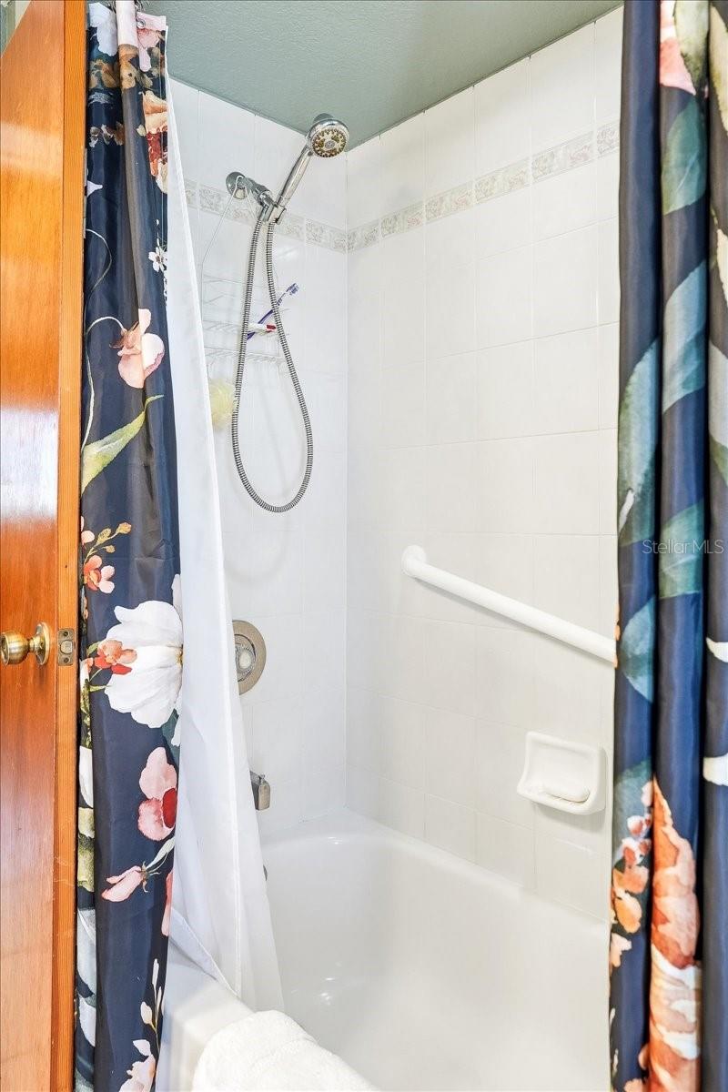 PEACHLAND PLACE - Residential