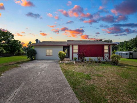 A home in LAKELAND