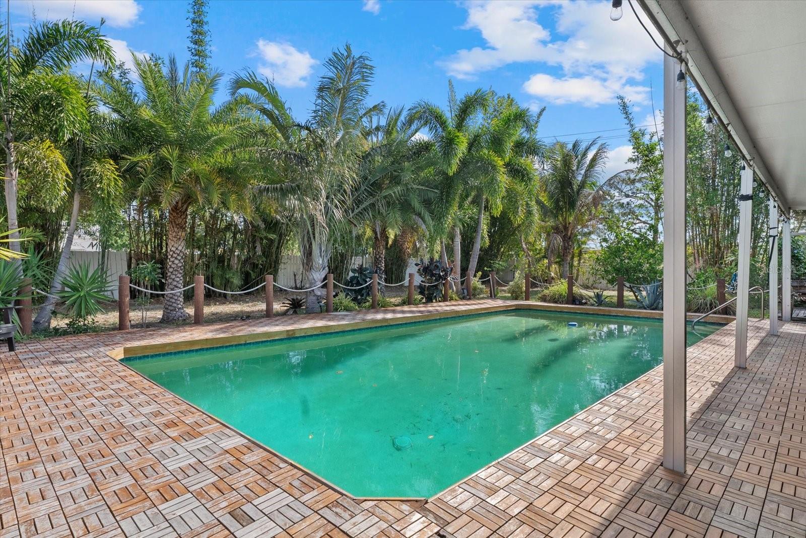 WHITFIELD ESTATES UNIT 1 - Residential