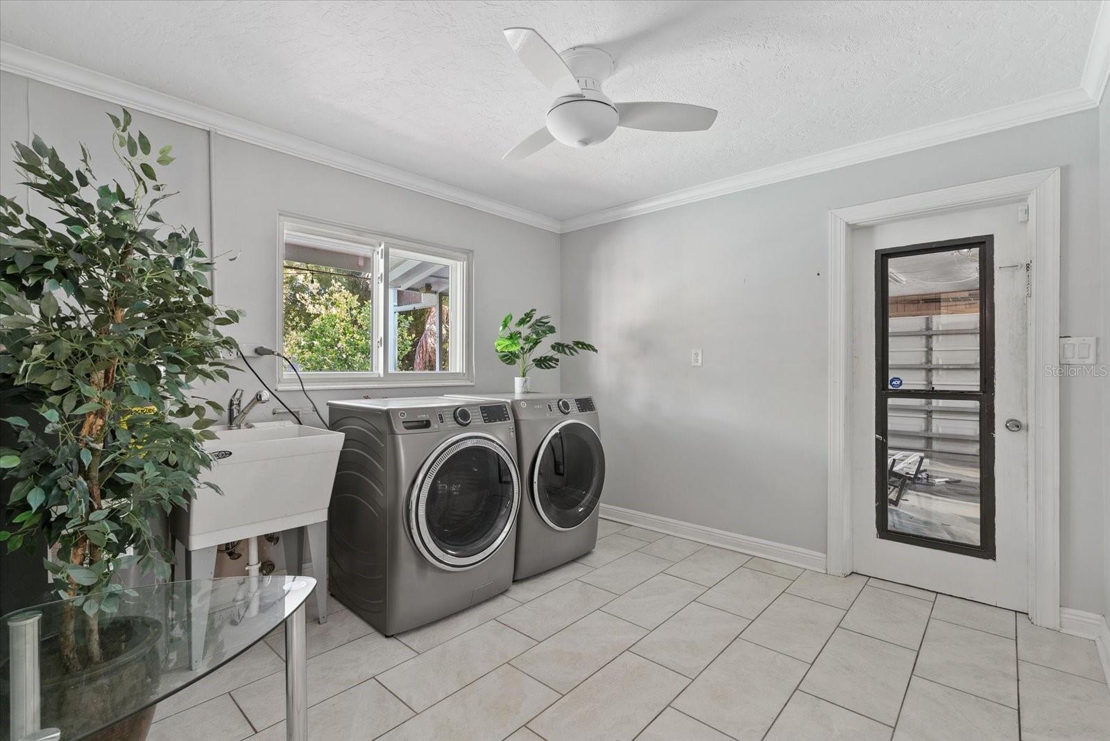 WHITFIELD ESTATES UNIT 1 - Residential