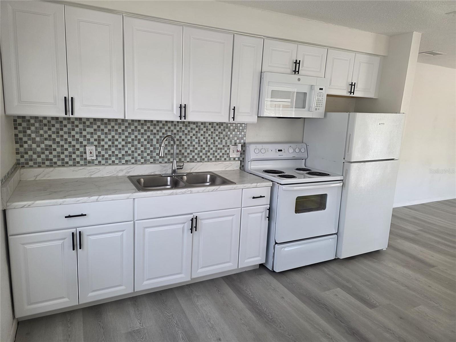 PALM GARDENS CONDO - Residential Lease