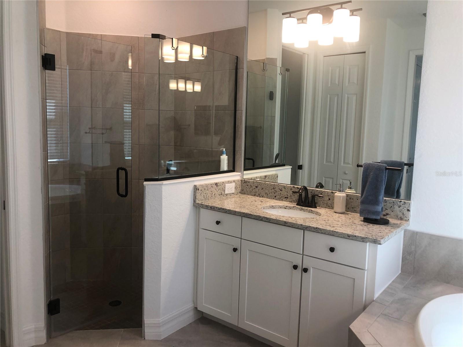 LAKEWOOD NATIONAL GOLF CULB PH II - Residential Lease