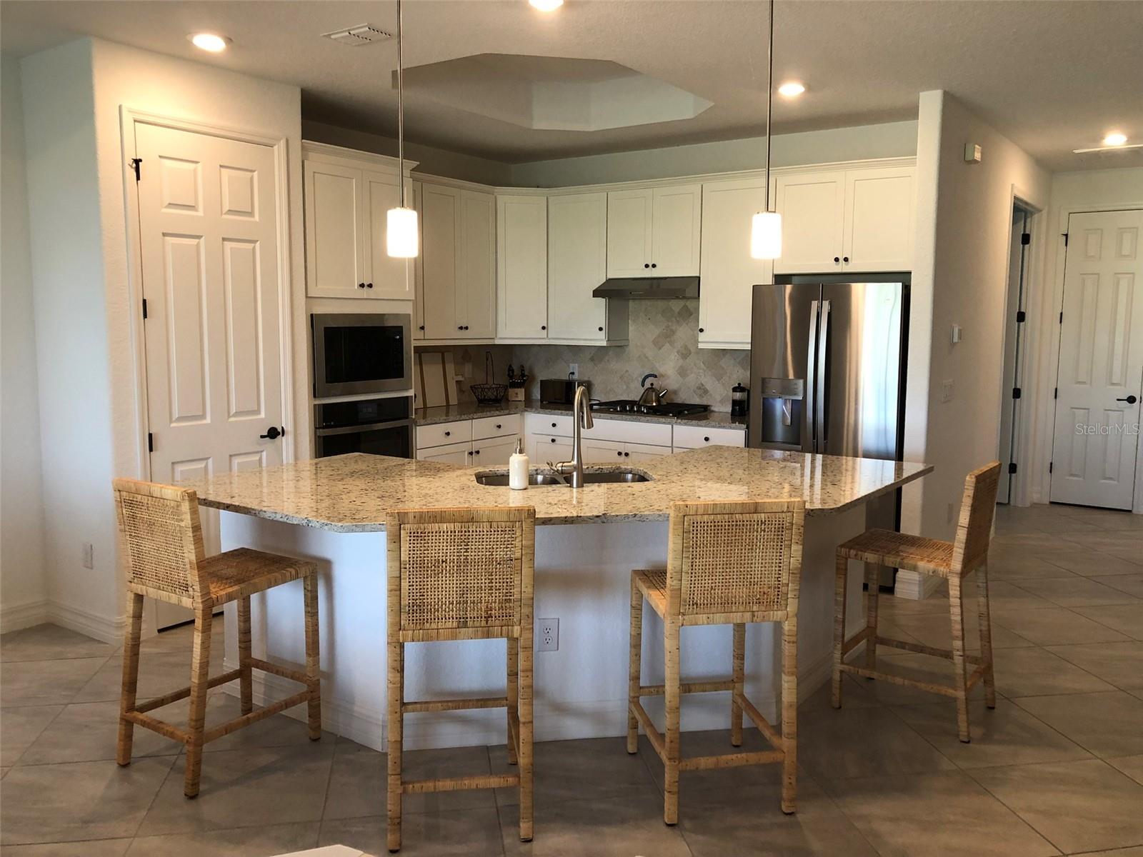 LAKEWOOD NATIONAL GOLF CULB PH II - Residential Lease