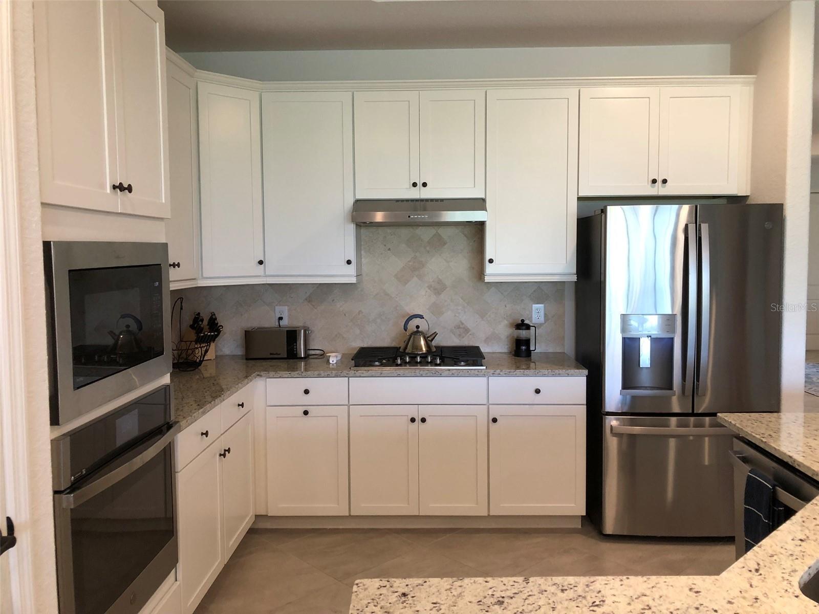 LAKEWOOD NATIONAL GOLF CULB PH II - Residential Lease