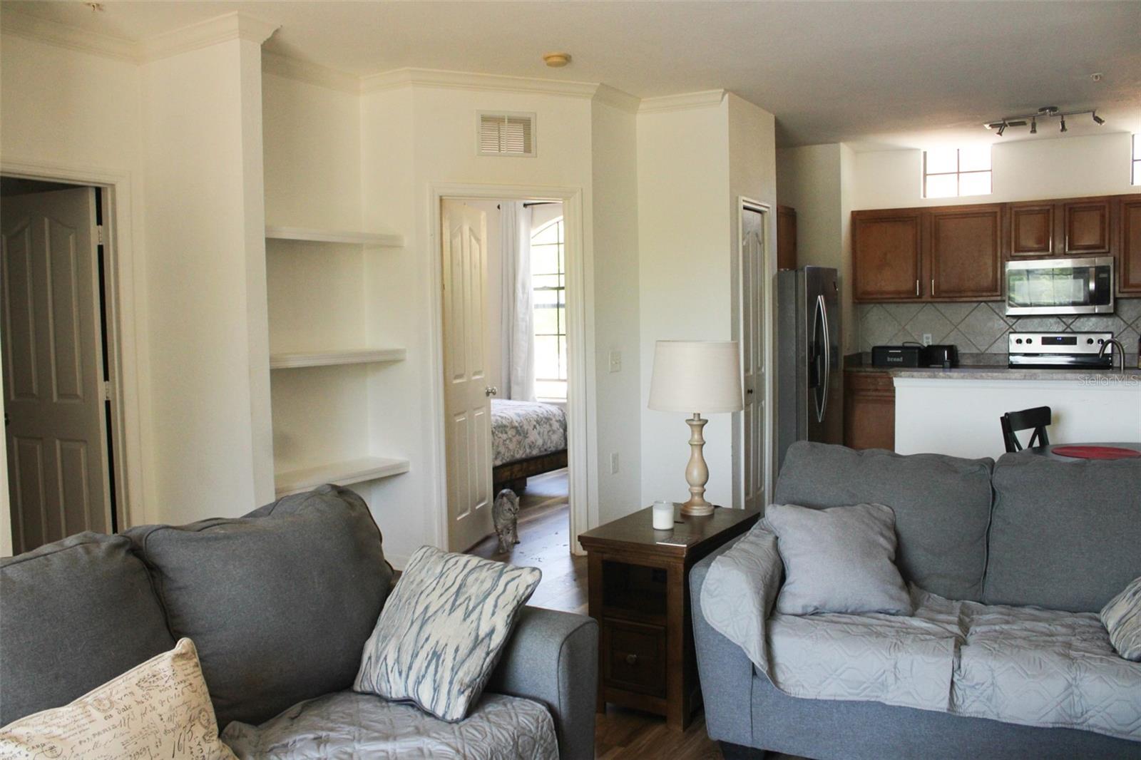 6117 METROWEST BOULEVARD 106