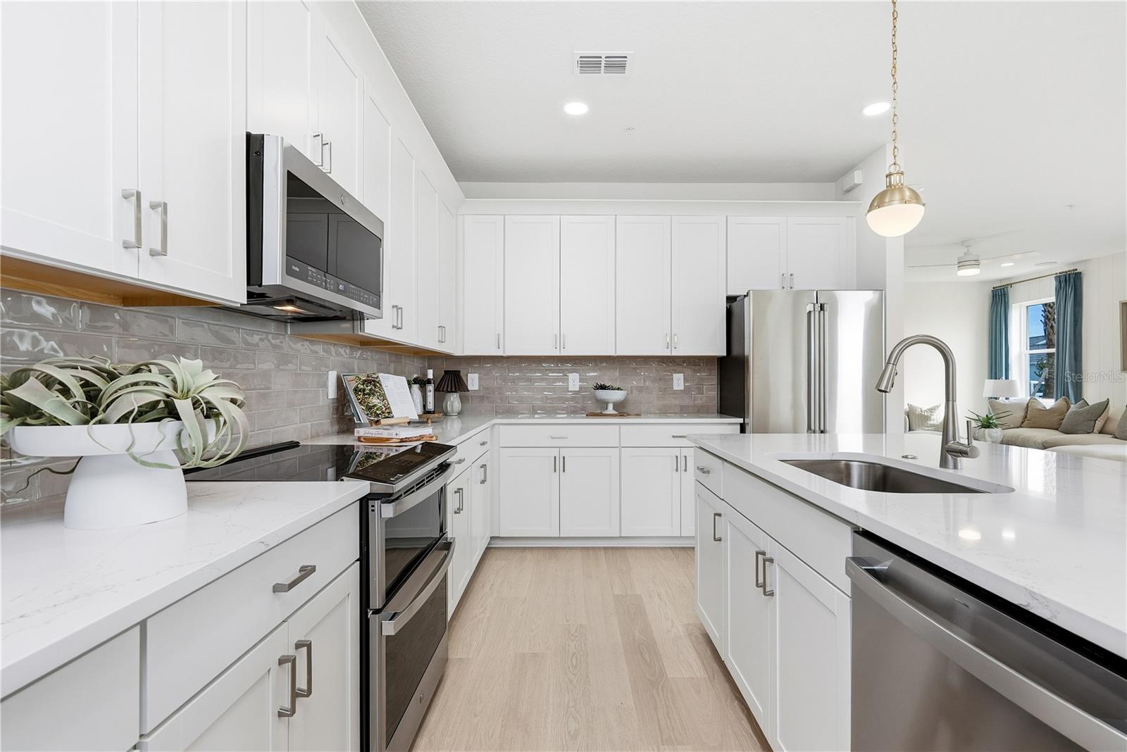 PALMERA AT WELLEN PARK - Residential