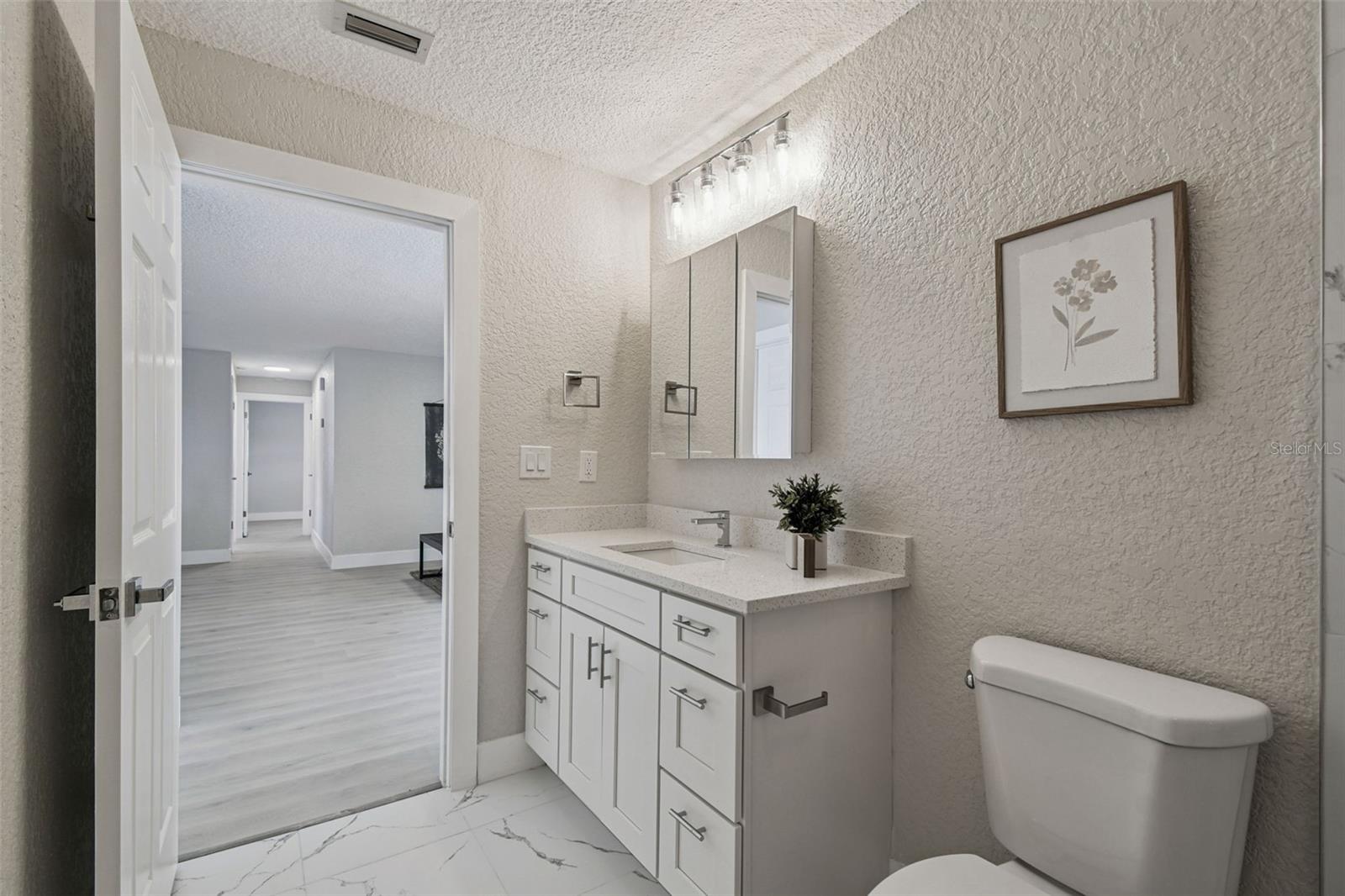 COLONIAL HILLS - Residential