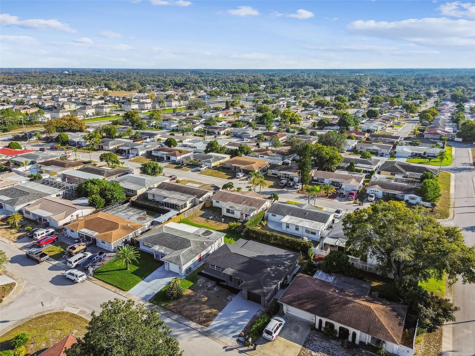 COLONIAL HILLS - Residential