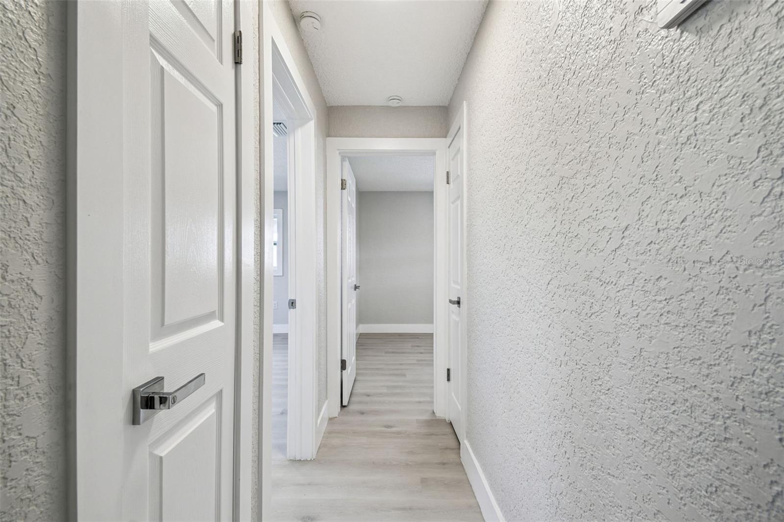 COLONIAL HILLS - Residential