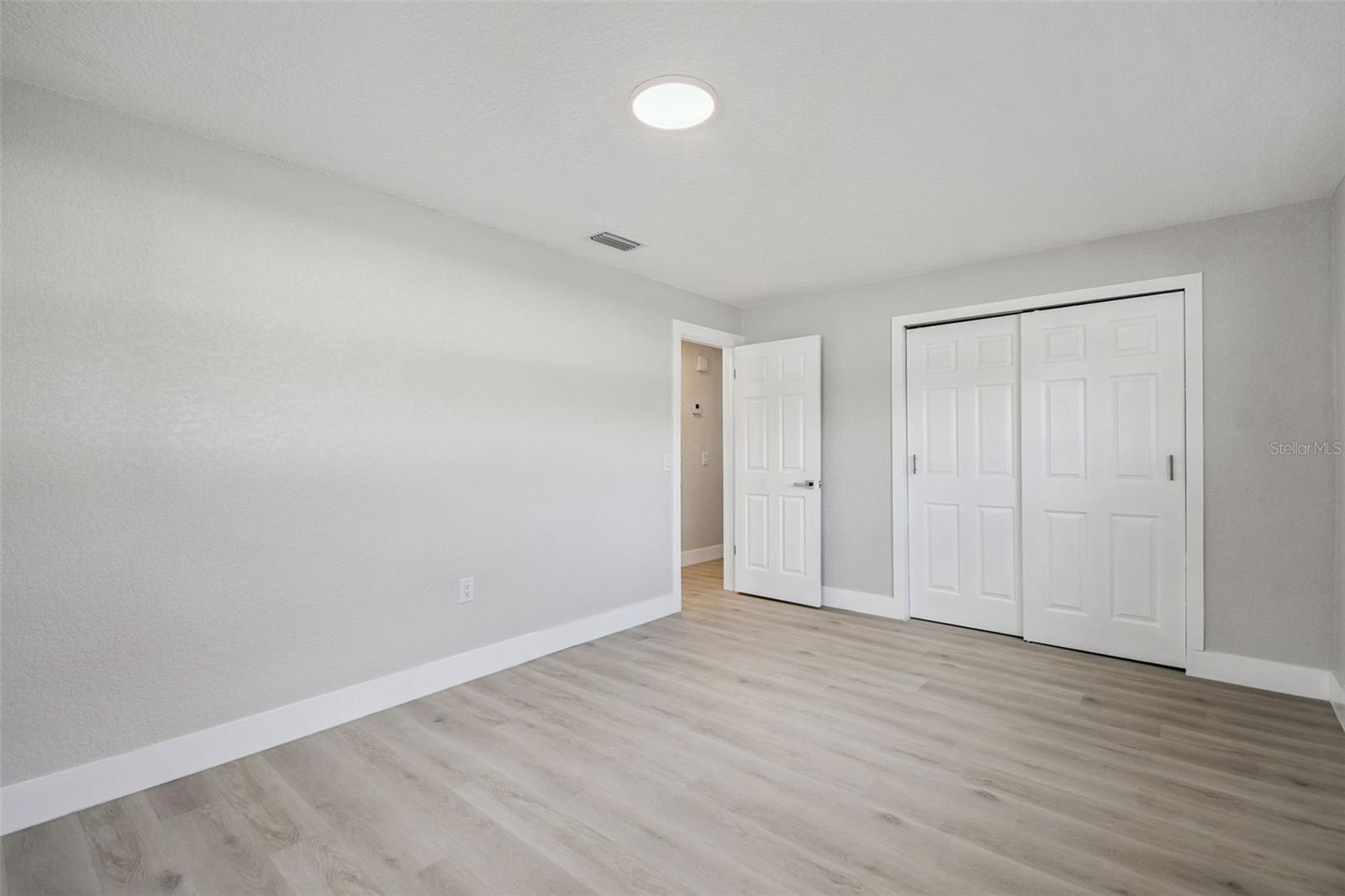 COLONIAL HILLS - Residential