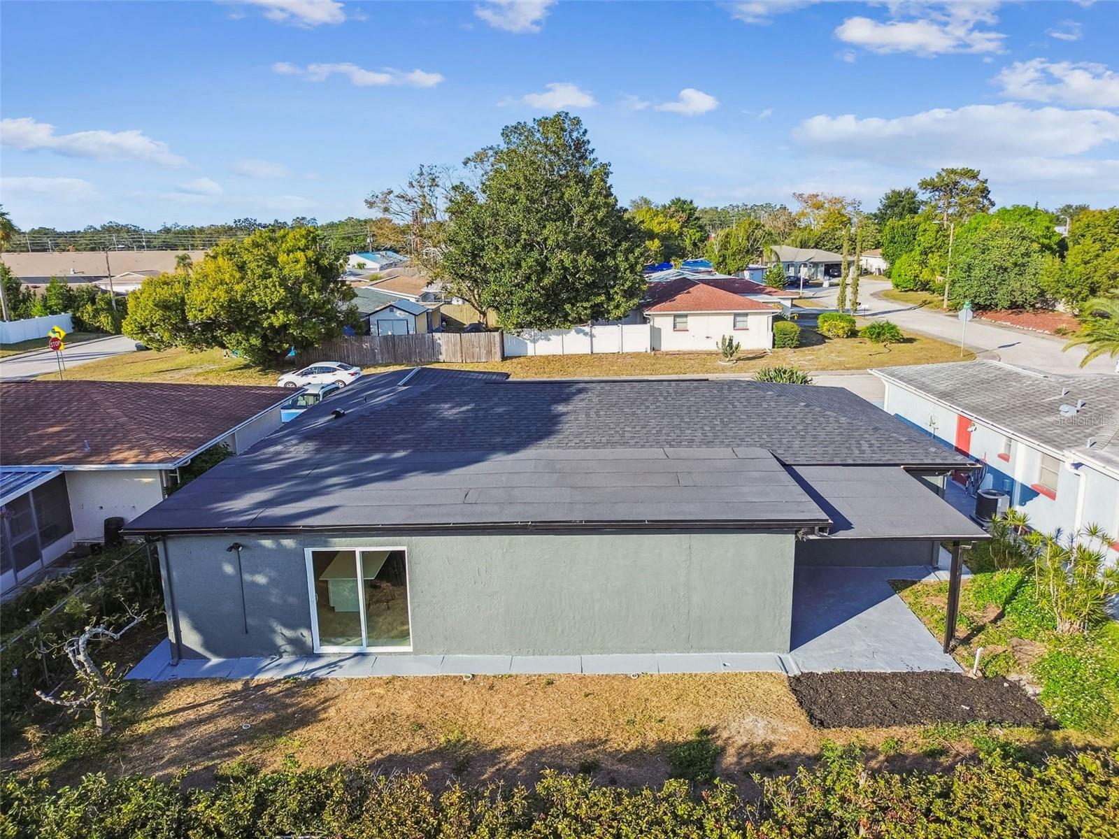 COLONIAL HILLS - Residential