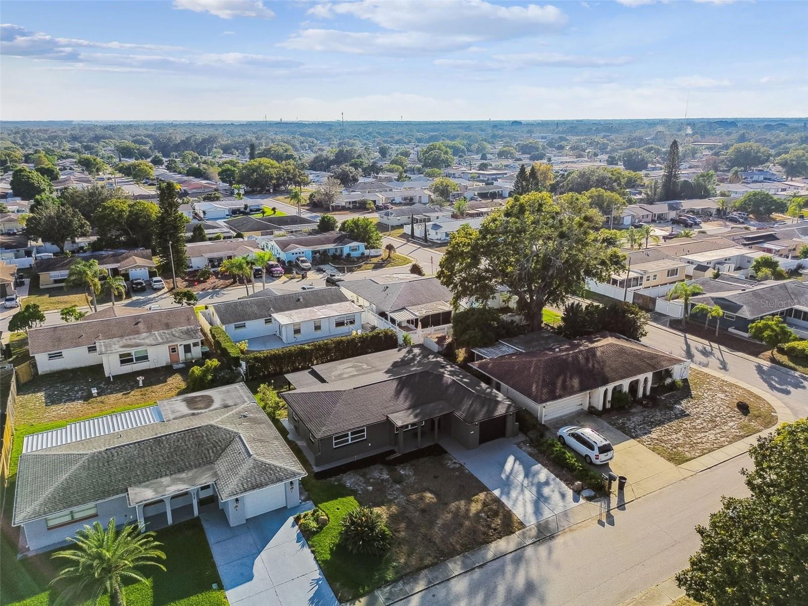 COLONIAL HILLS - Residential