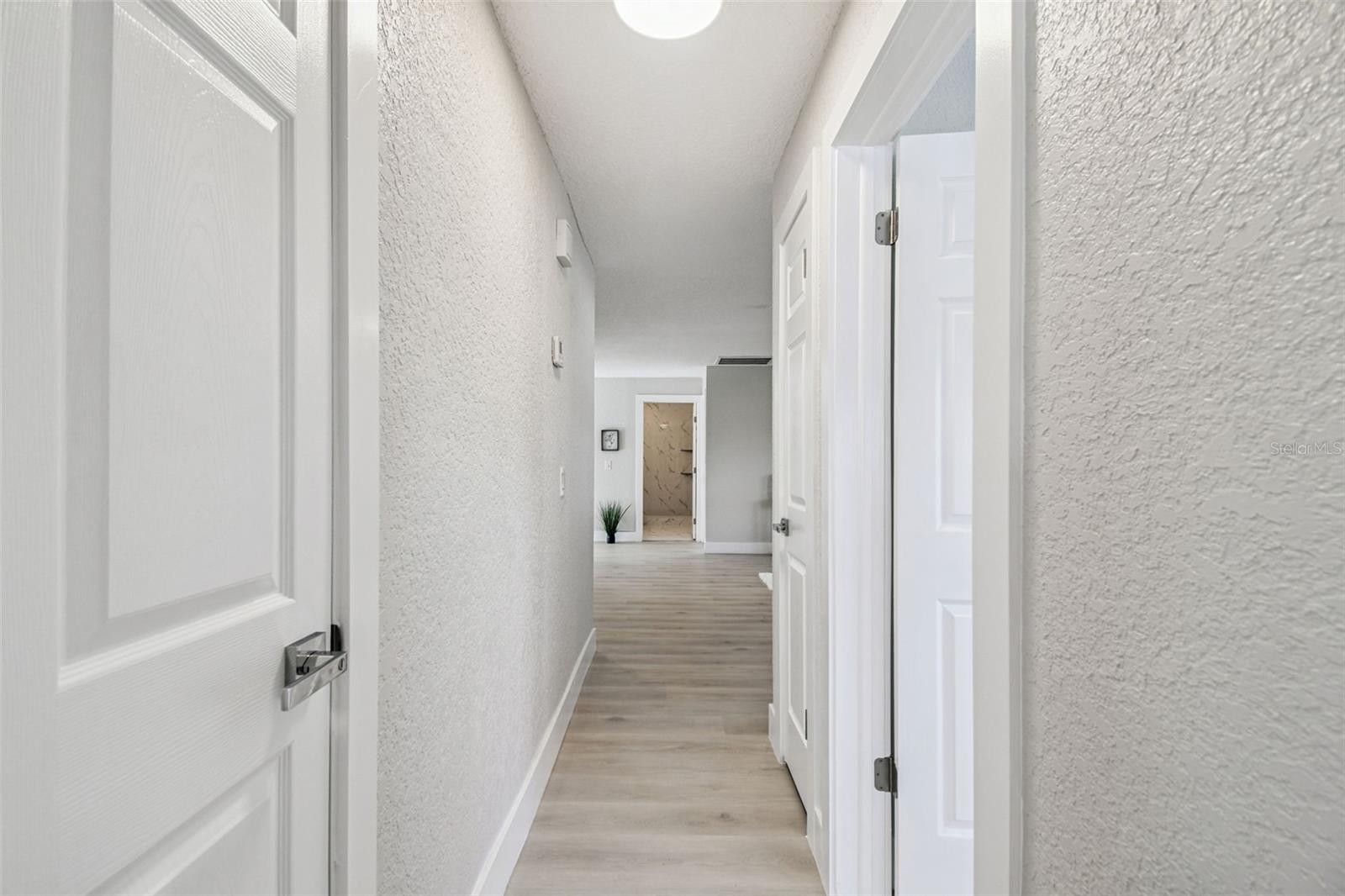 COLONIAL HILLS - Residential