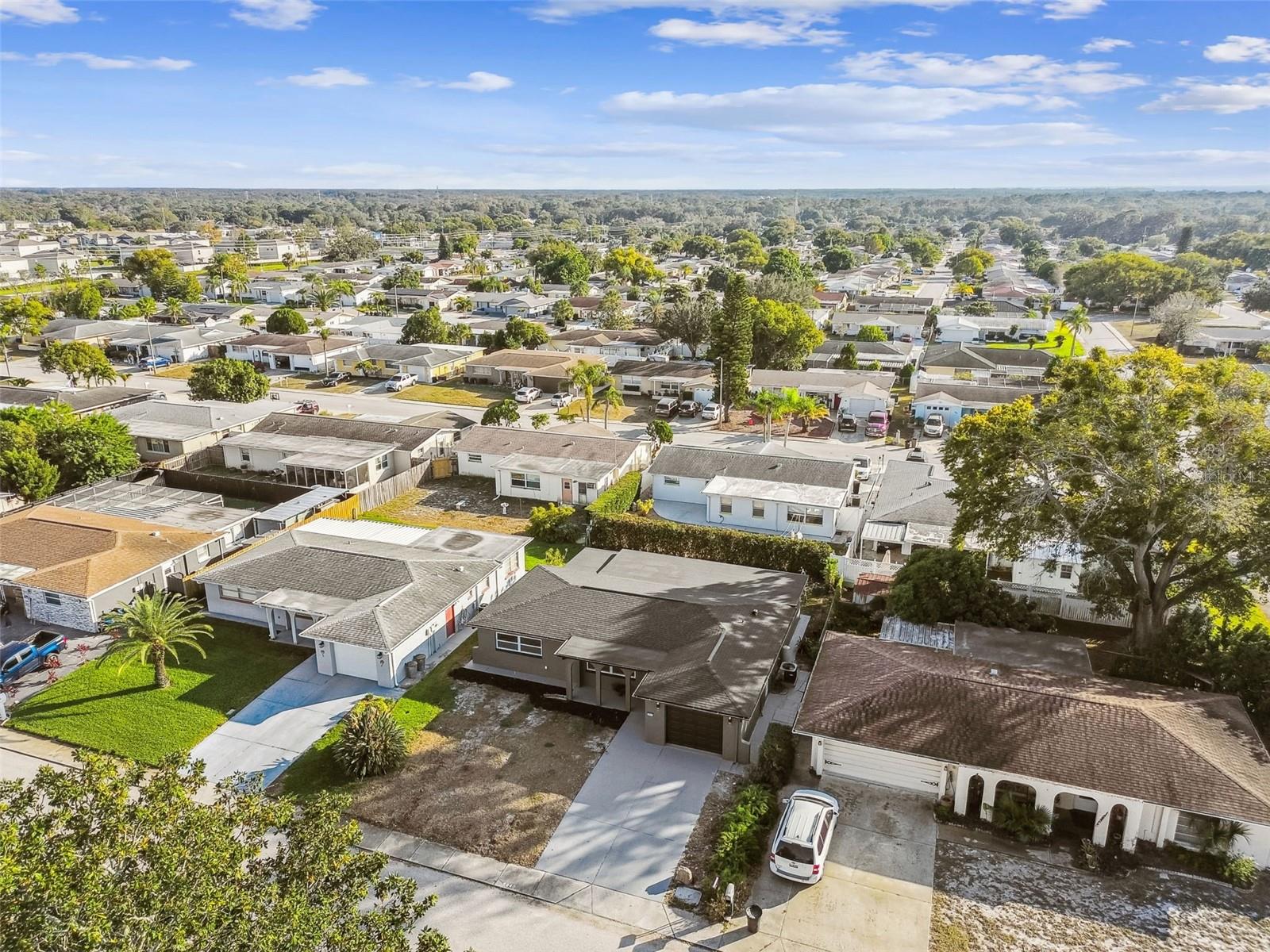 COLONIAL HILLS - Residential