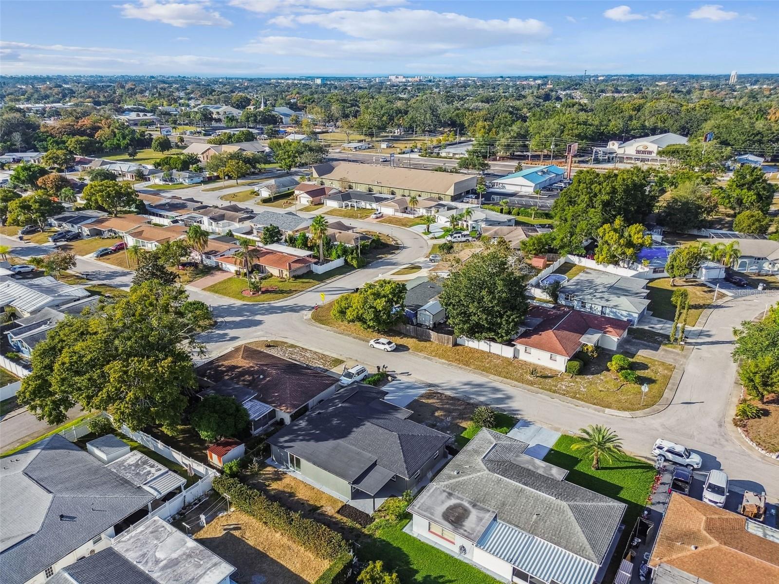 COLONIAL HILLS - Residential