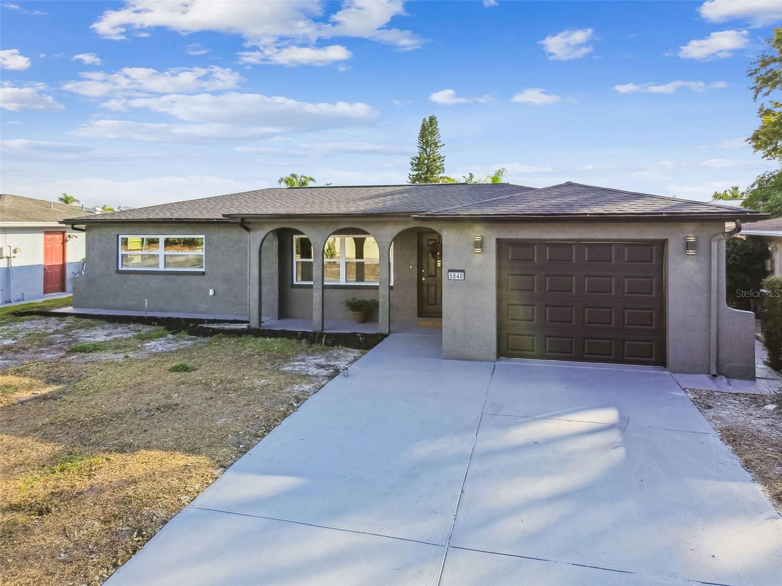 COLONIAL HILLS - Residential