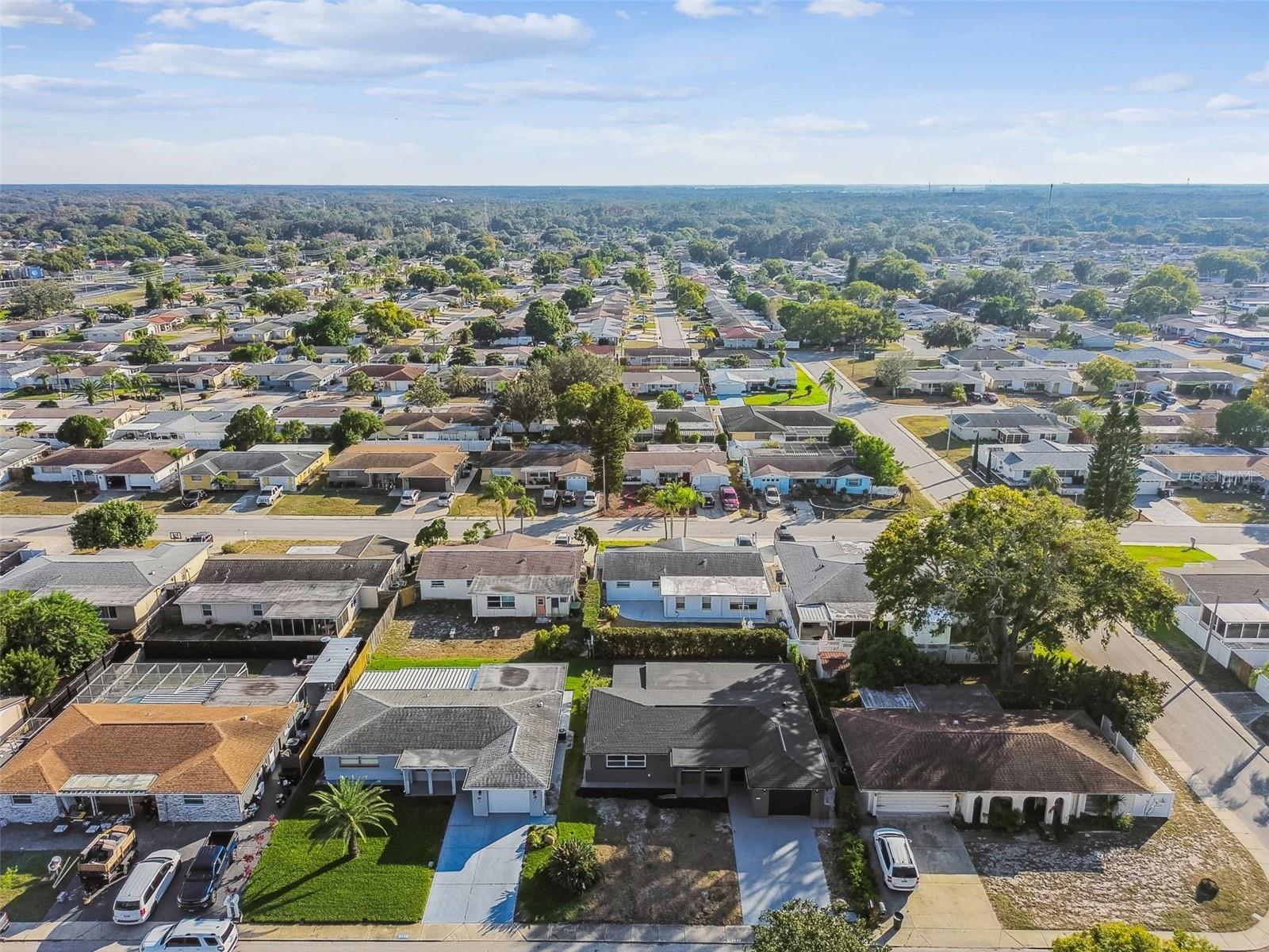 COLONIAL HILLS - Residential