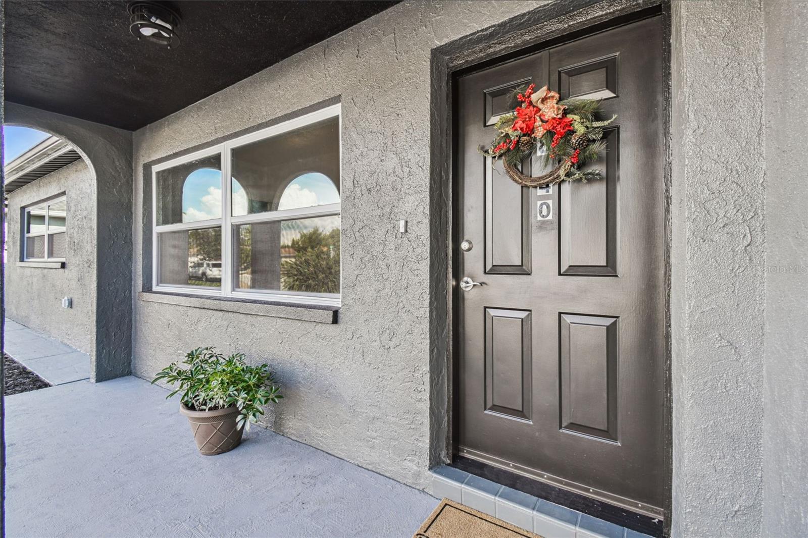 COLONIAL HILLS - Residential