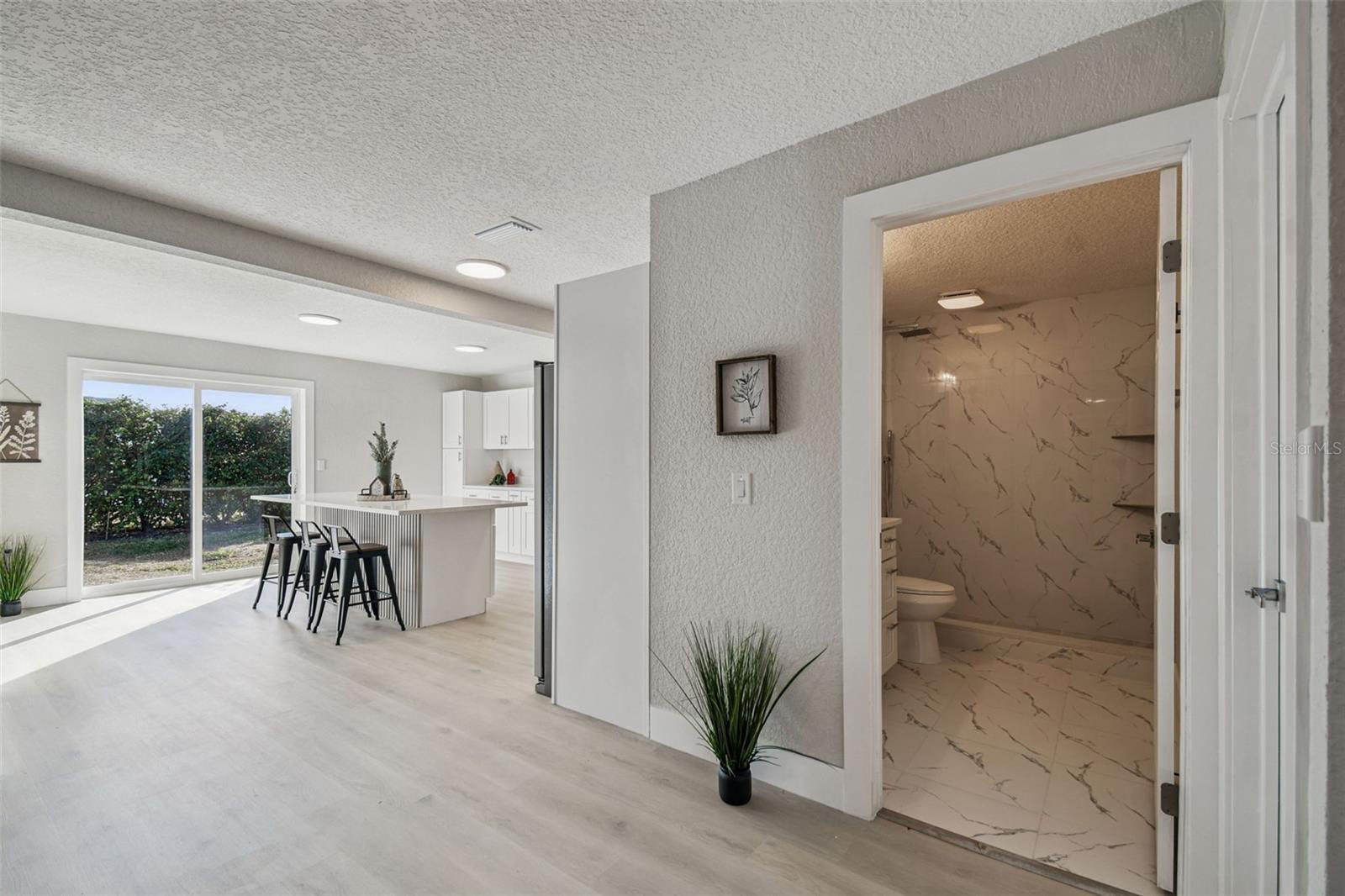 COLONIAL HILLS - Residential