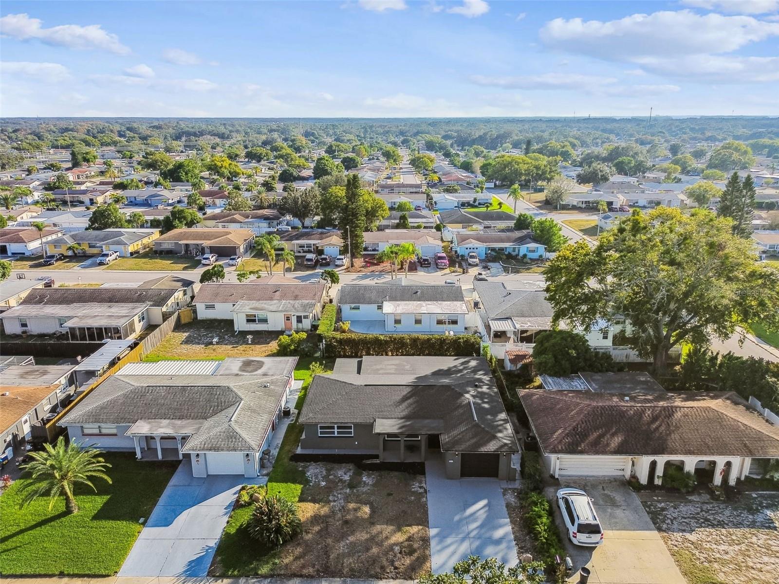 COLONIAL HILLS - Residential