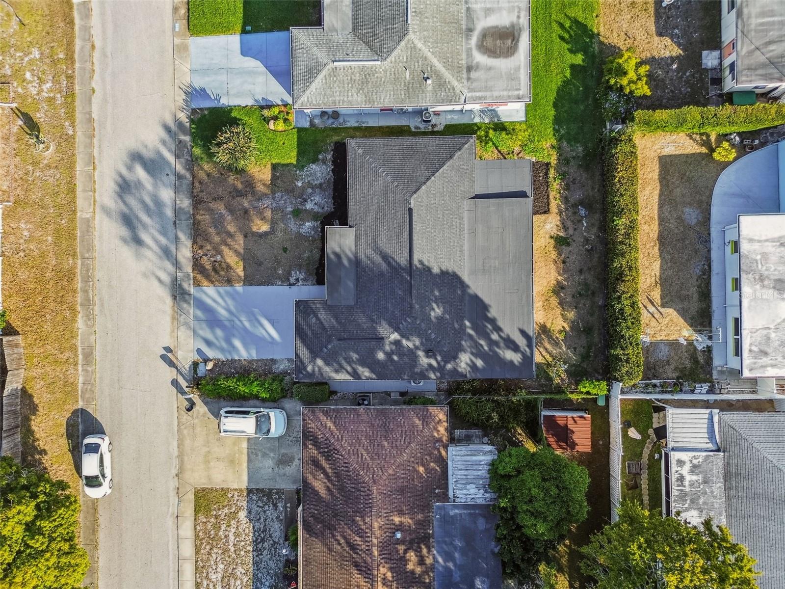 COLONIAL HILLS - Residential