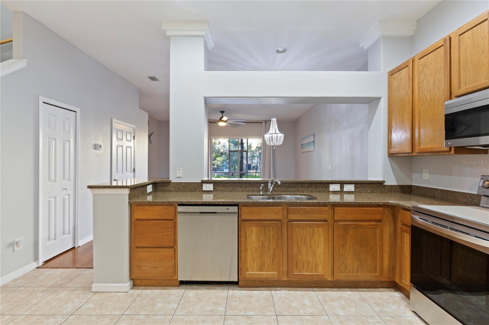 HIDDEN RIDGE TWNHMS - Residential