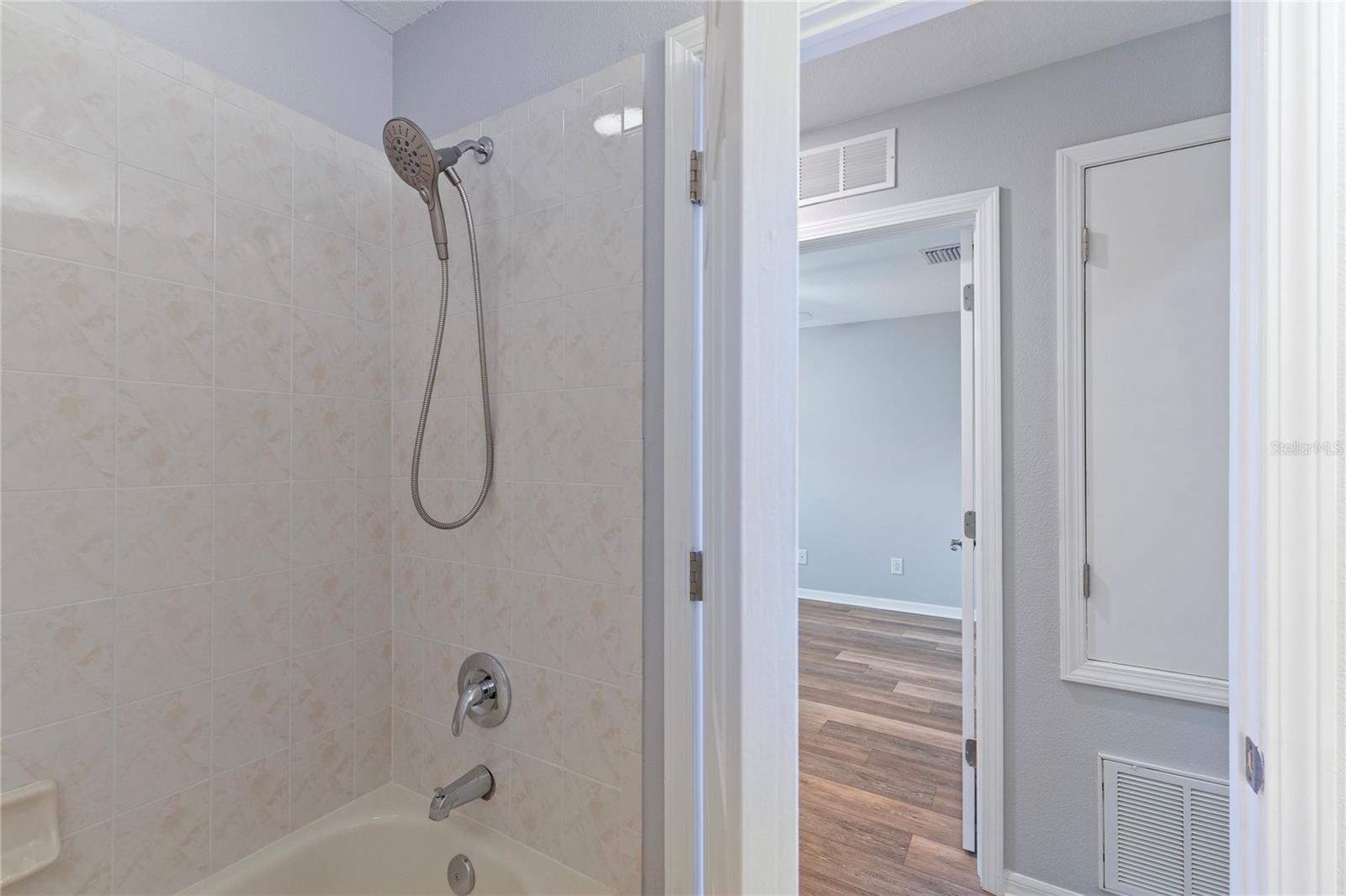 HIDDEN RIDGE TWNHMS - Residential