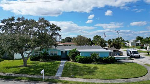 Photo of 635 Barrett Drive, Merritt Island, FL 32952 (MLS # O6357472)