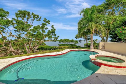 A home in LONGBOAT KEY