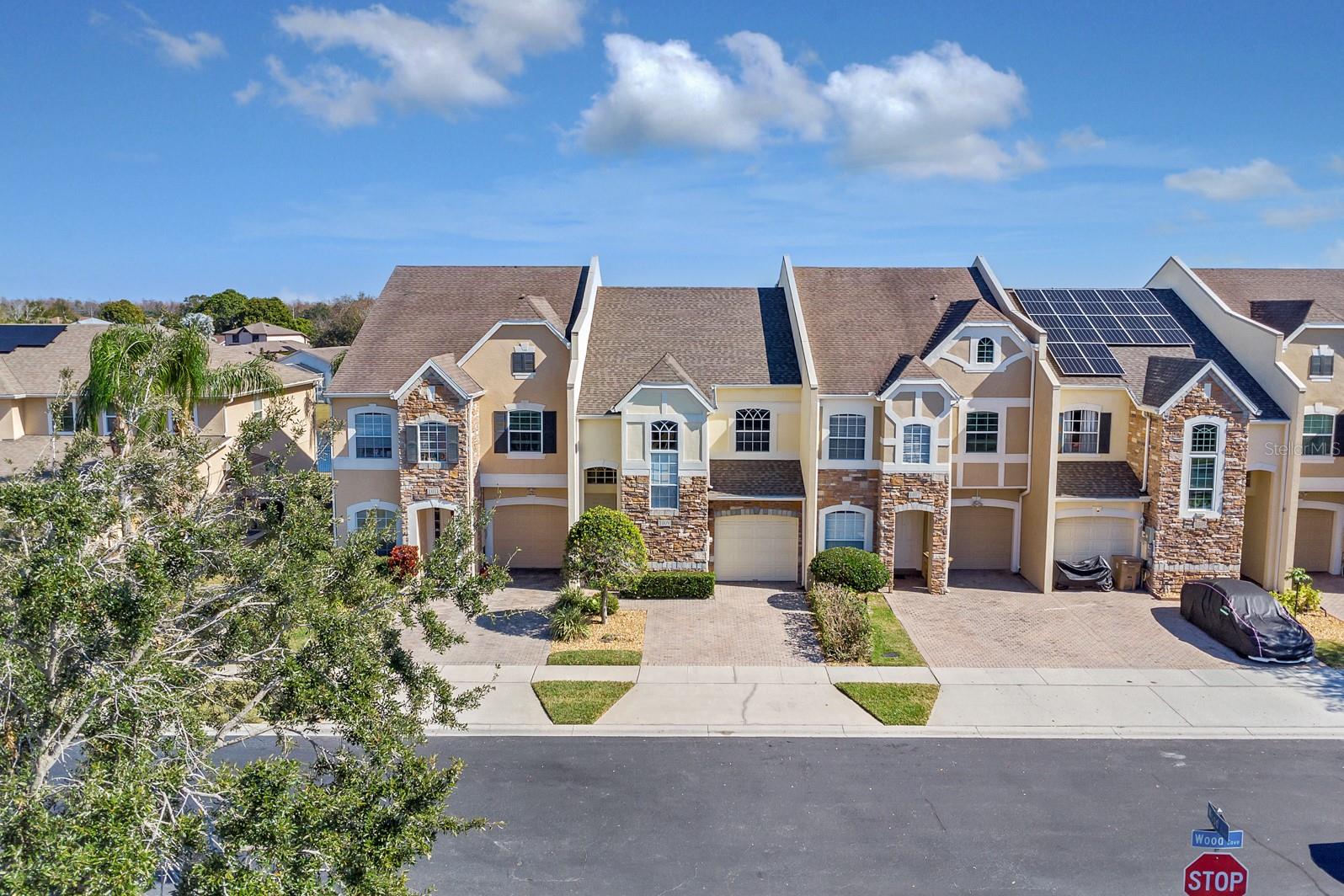 1009 WOOD COVE