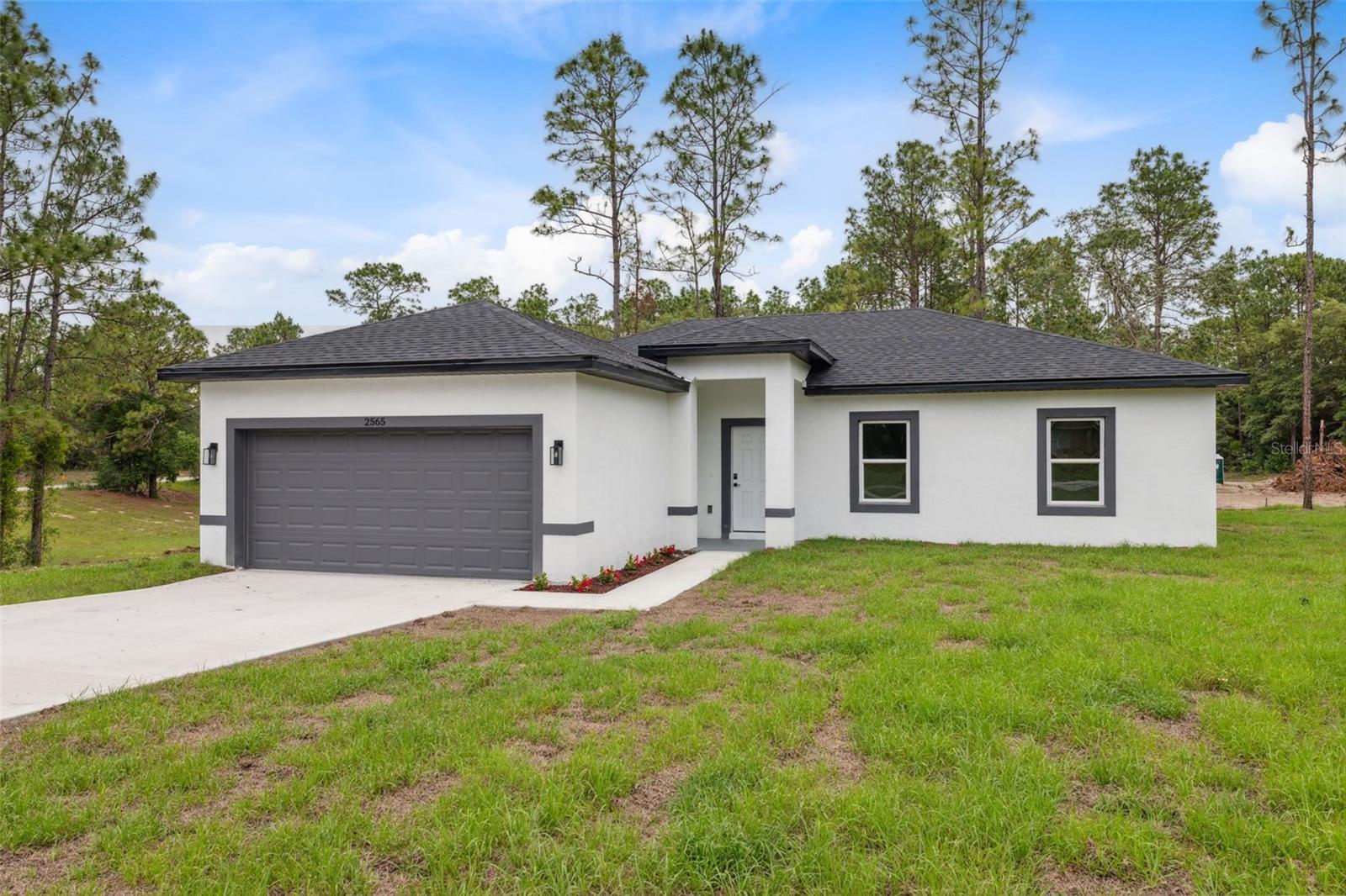 2565 W LAREDO DRIVE