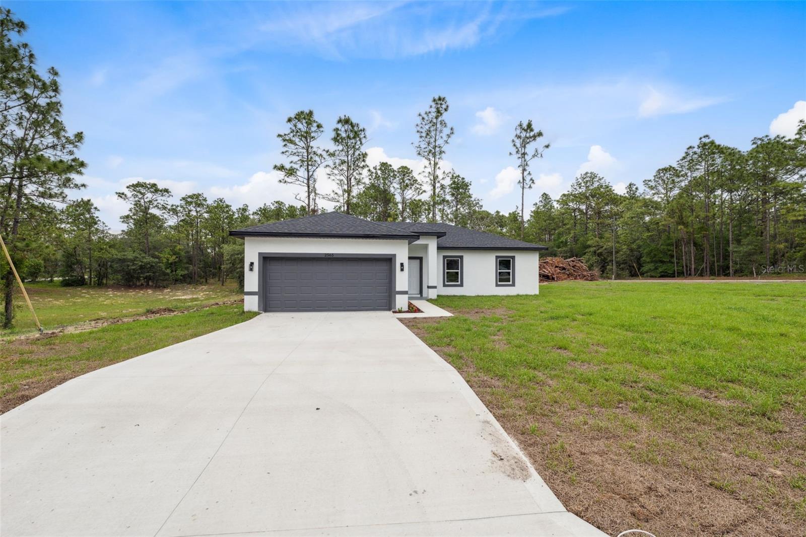 2565 W LAREDO DRIVE