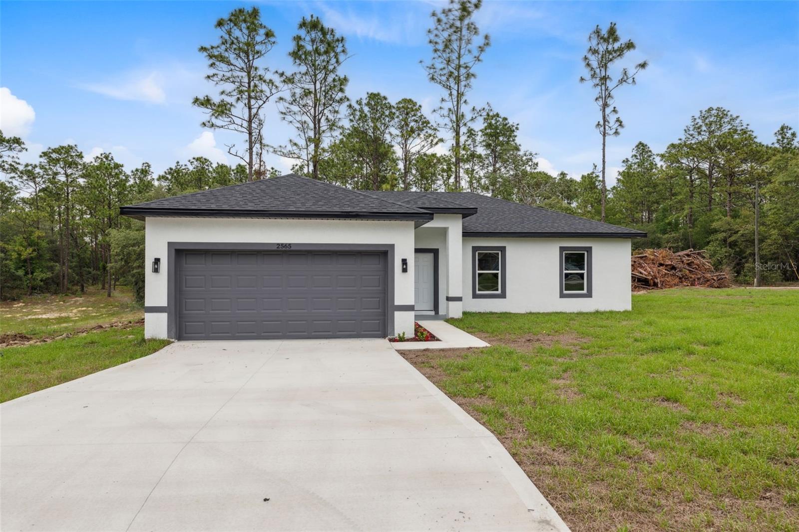 2565 W LAREDO DRIVE