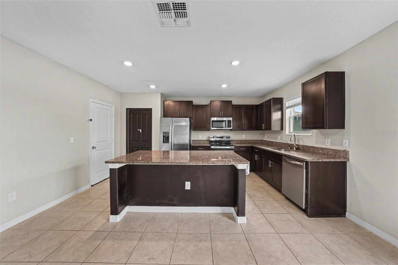 1507 GOLDEN GLOW DR