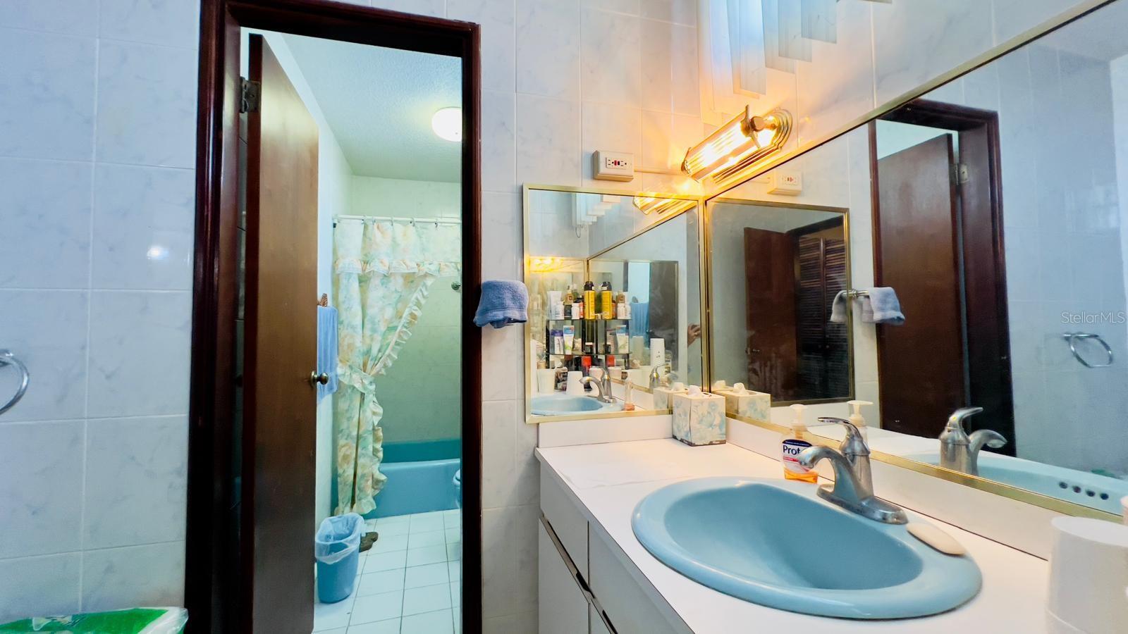 ALTURAS DE SANTA MARIA - Residential