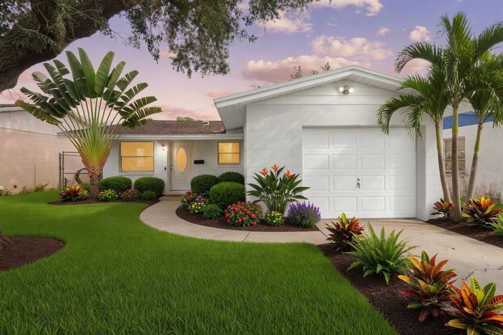 Photo of 231 93rd Avenue N, St Petersburg, FL 33702 (MLS # TB8305743)