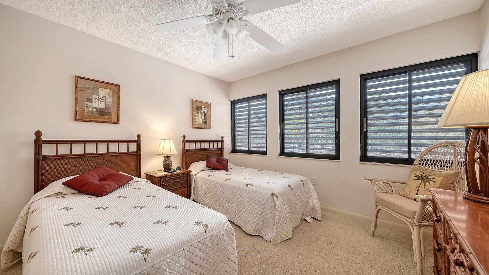 VILLAGE LAKE - Residential