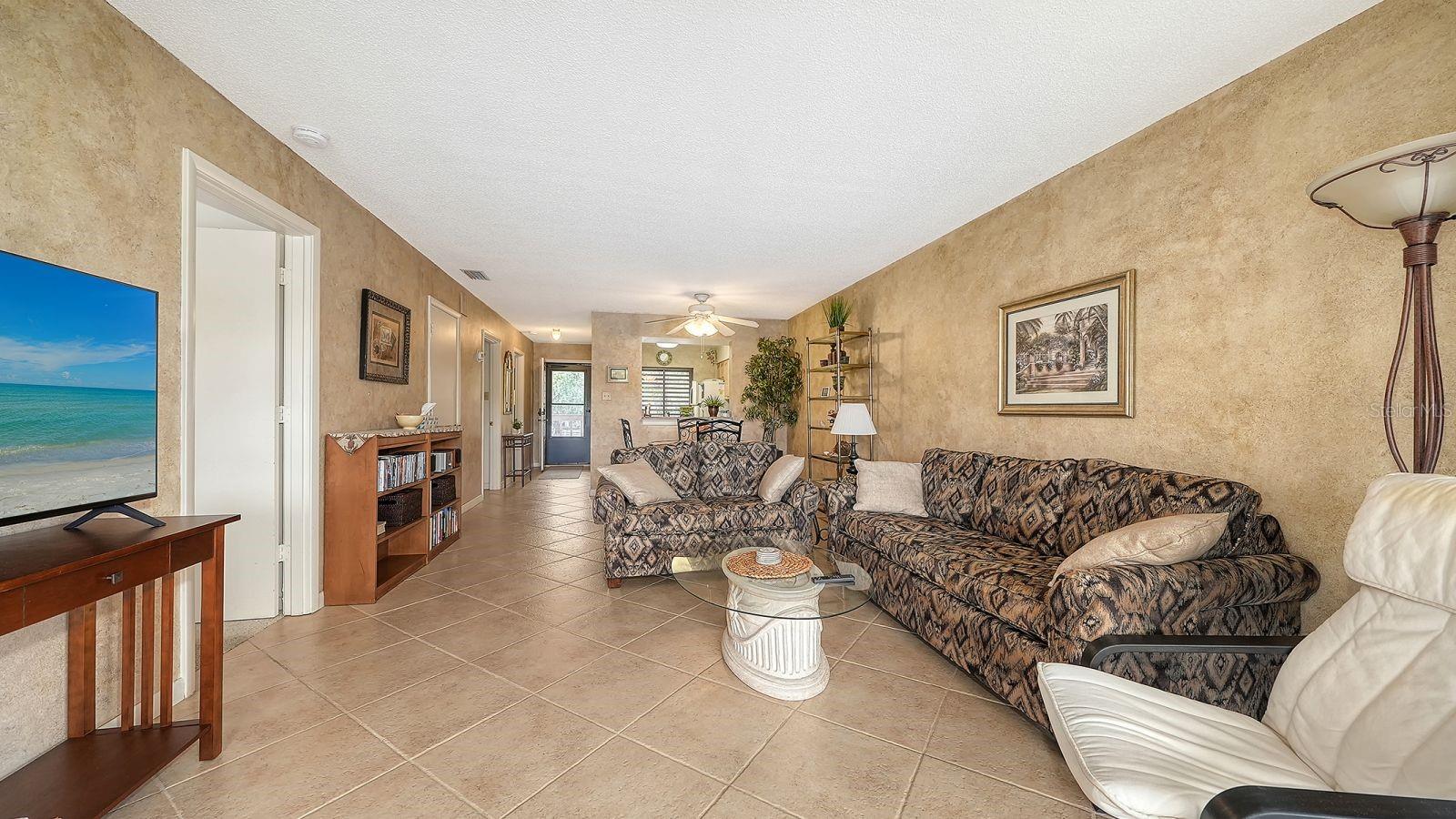 VILLAGE LAKE - Residential