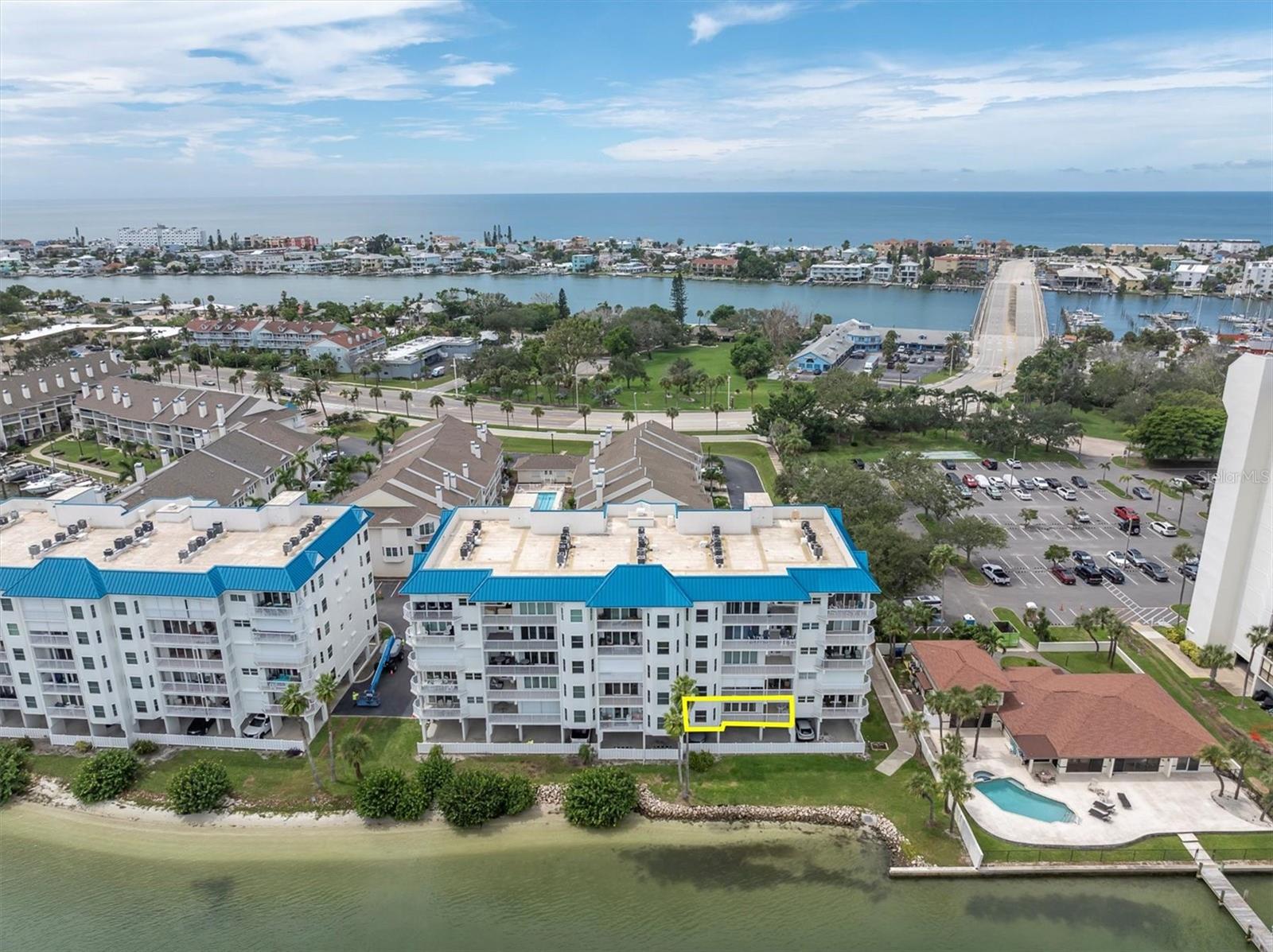 CAPTIVA CAY - Residential