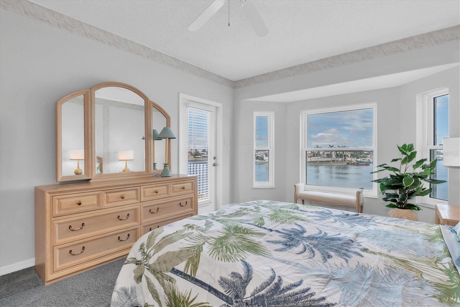 CAPTIVA CAY - Residential