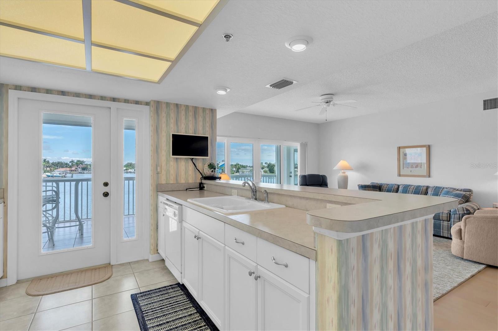 CAPTIVA CAY - Residential